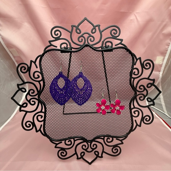 Decorative Metal Earring Organizer – Scrollwork - Vintage Inspired Display - Picture 3 of 8